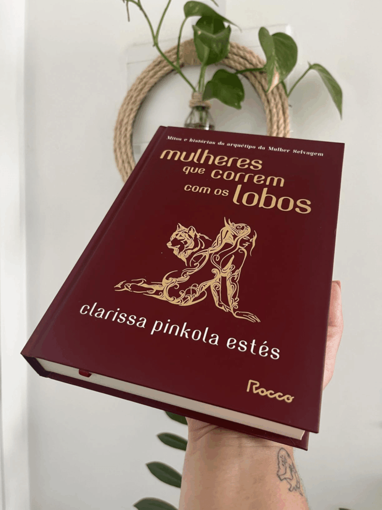 Capa do livro Mulheres que Correm com os Lobos